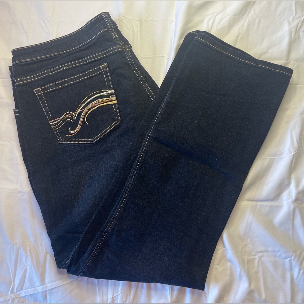 Wrangler Aura Size 16 Avg